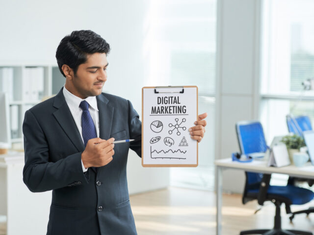 Why Every Student Should Learn Basic Digital Marketing